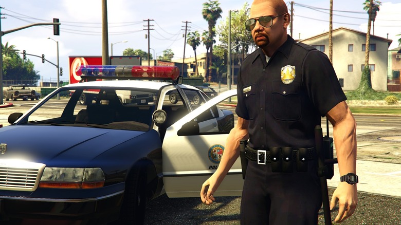 Grand Theft Auto V police officer