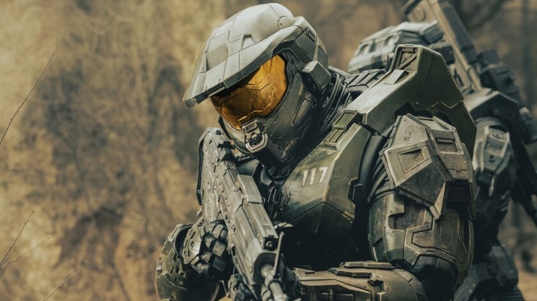 Master Chief holding assault rifle