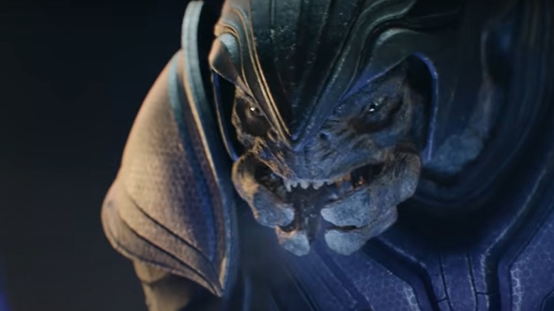 Sangheili elite snarling