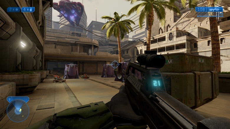 Halo 2 Screenshot holding battle rifle