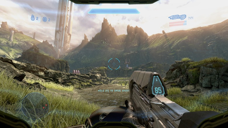 Halo 4 assault rifle and visor