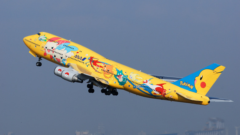 Pokemon jet Pikachu Jumbo taking off