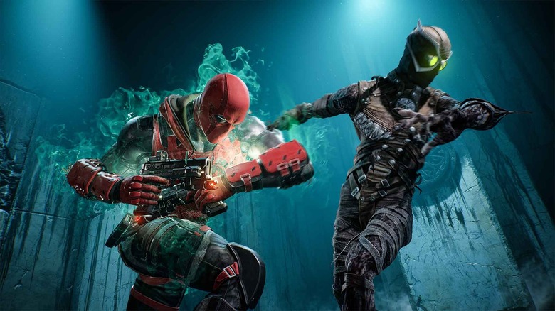 Red Hood attacking enemy