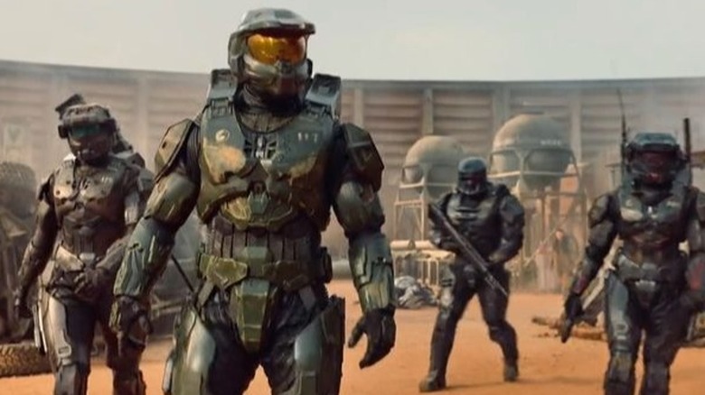 Master Chief with soldiers