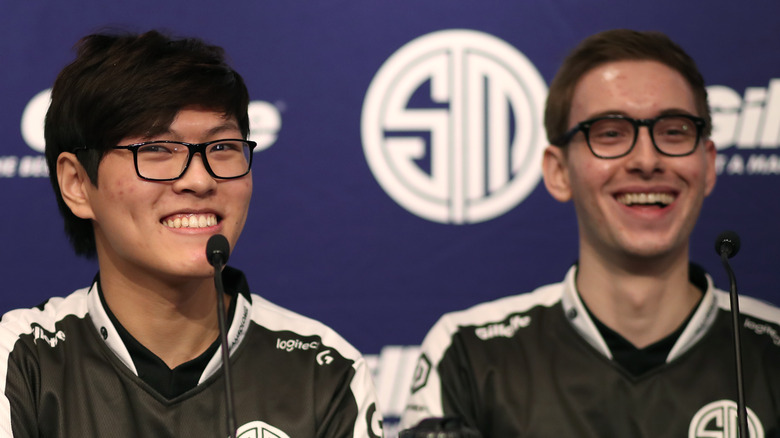 LCS pro players Mike Yeung and Bjergsen