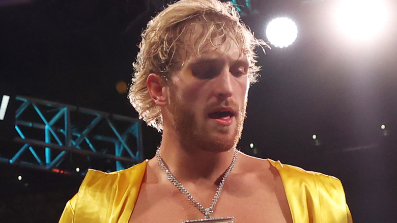 Logan paul looking down boxing