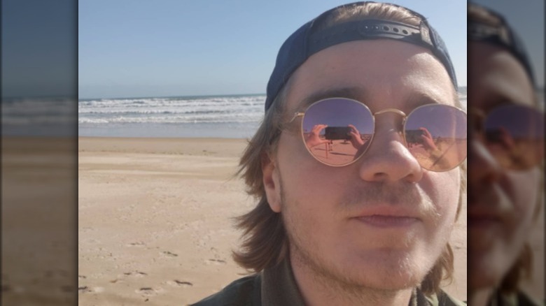 N0tail selfie at the beach