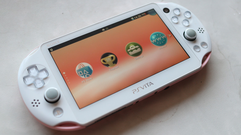 PS VIta pink model