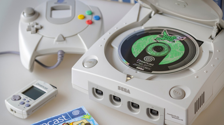 https://www.svg.com/img/gallery/segas-dreamcast-was-almost-the-original-pc-port-console-for-some-massive-games/intro-1669718398.jpg