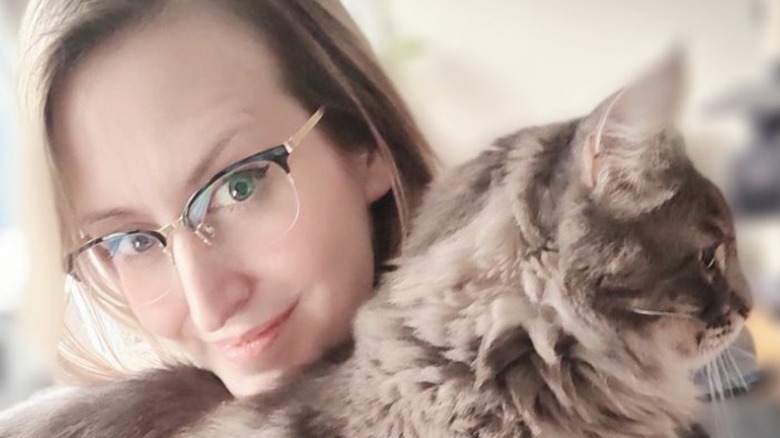 Aeyvi and her cat selfie