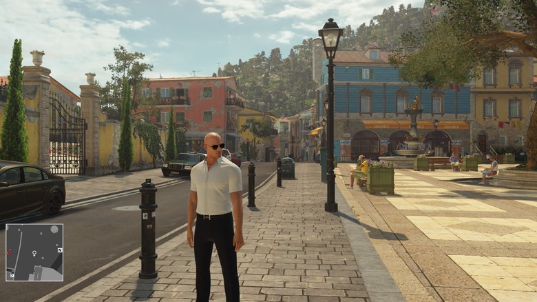 Agent 47 wearing sunglasses in Sapienza