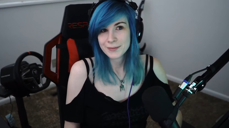 KylieBitkin streaming from her room