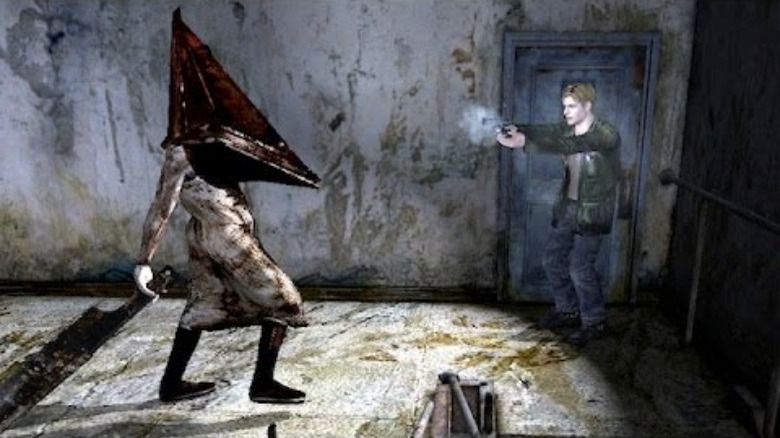 Pyramid Head approaches James