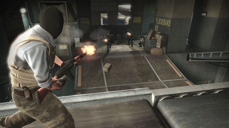 Counterstrike third person perspective battle