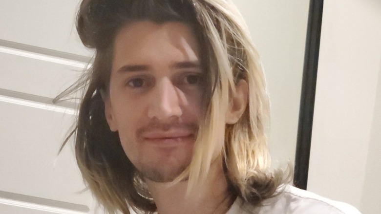 xQc long hair smile