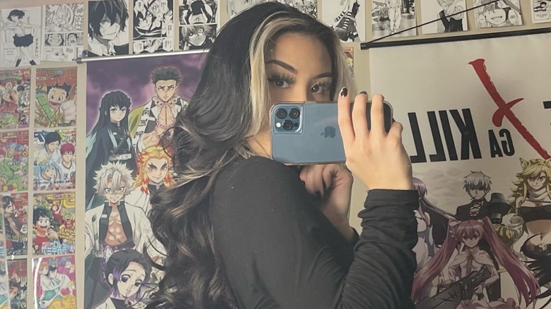 Micaylee Anime Wall Selfie