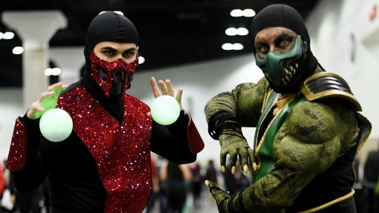 Cosplay of MK's Ermac and Reptile 