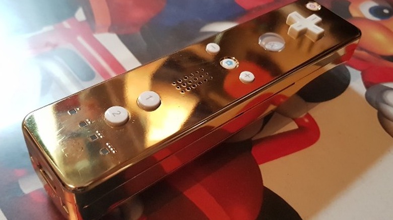 Gold Wii remote