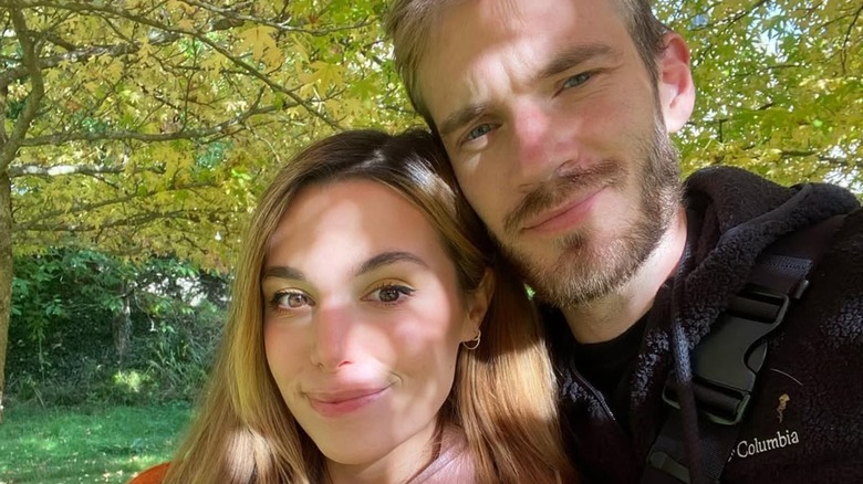 Marzia and PewDiePie taking selfie together