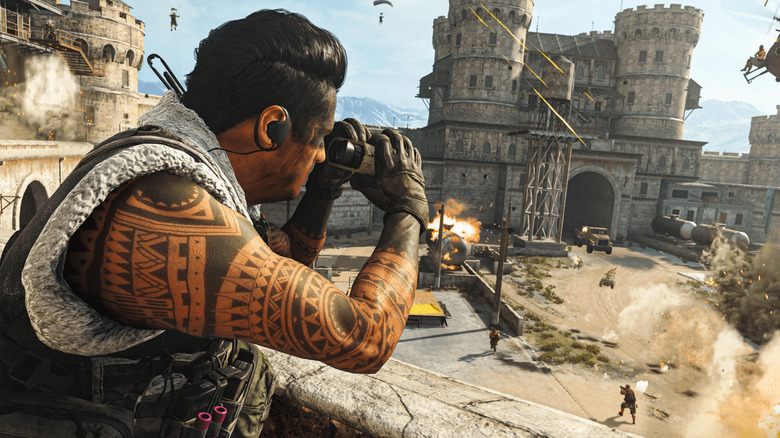 CoD Warzone tattooed man using binoculars