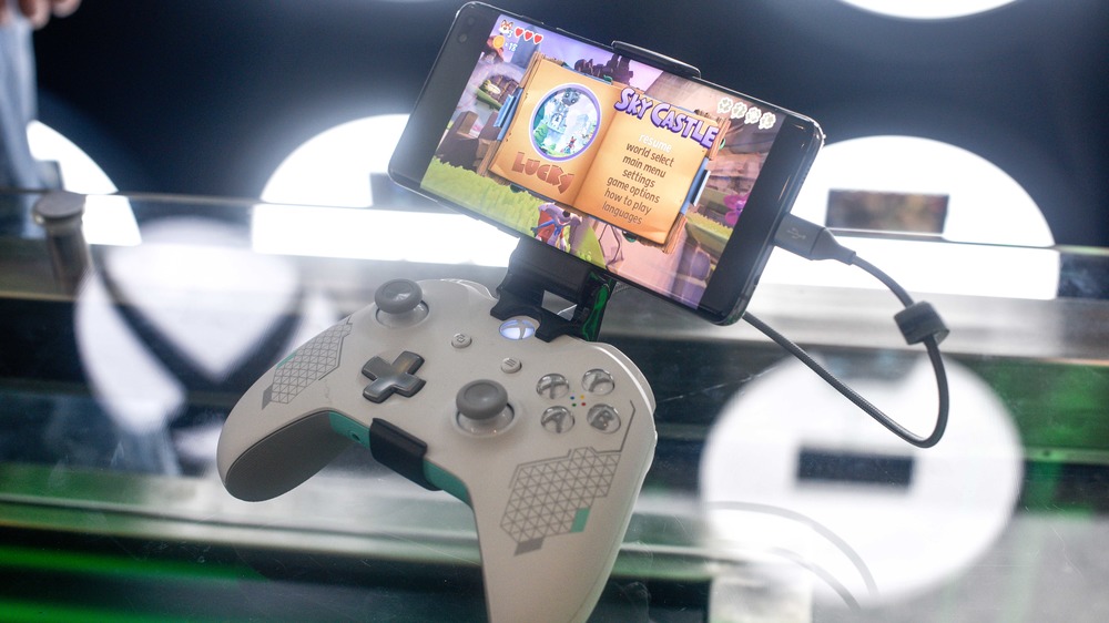 Phone running Xbox cloud gaming