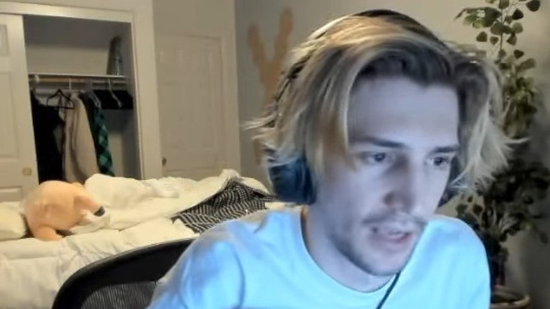 xQc in bedroom