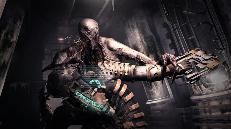 Dead Space 2 Isaac fighting alien